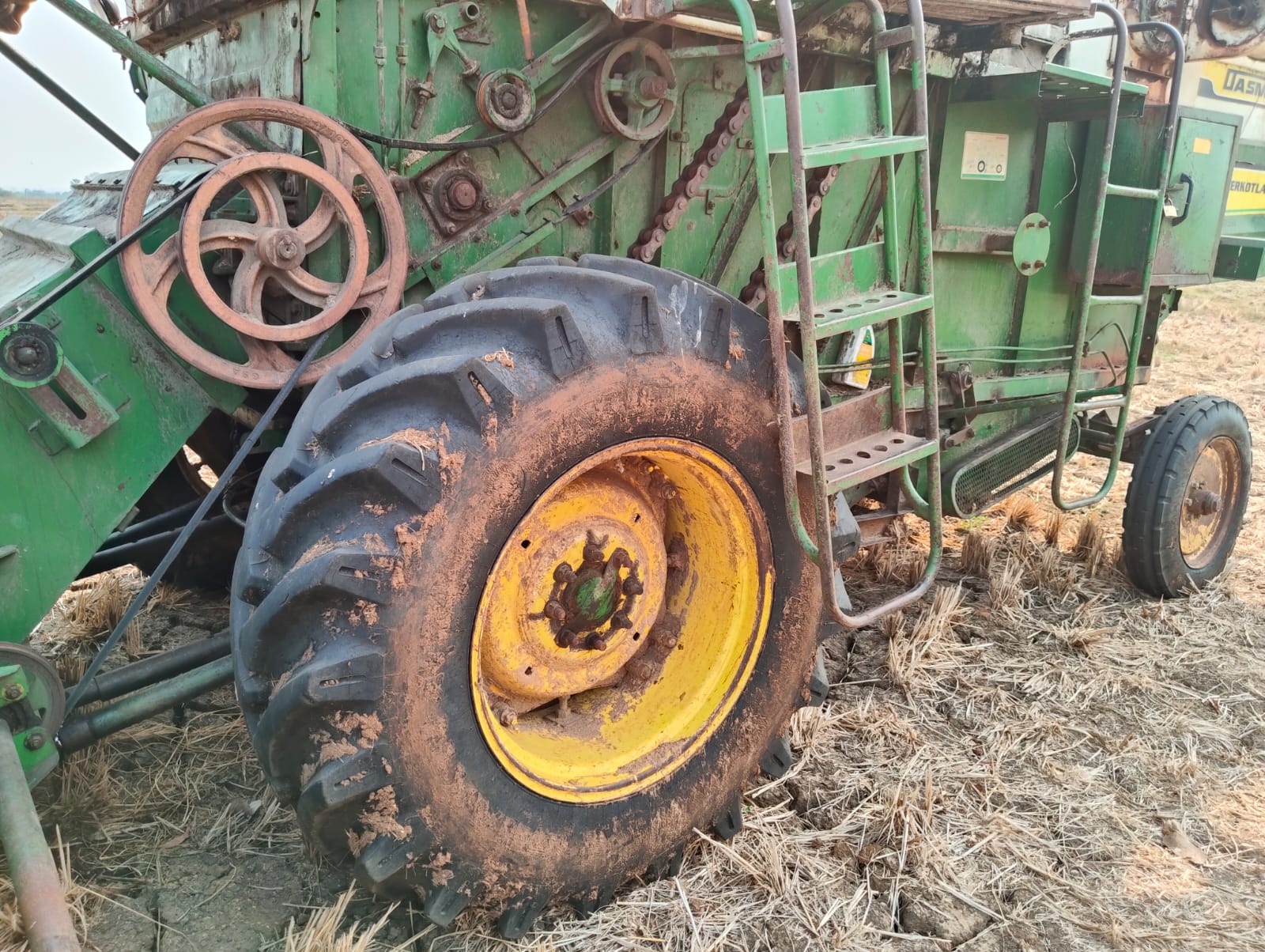 2016 Model John deere Dashmesh box